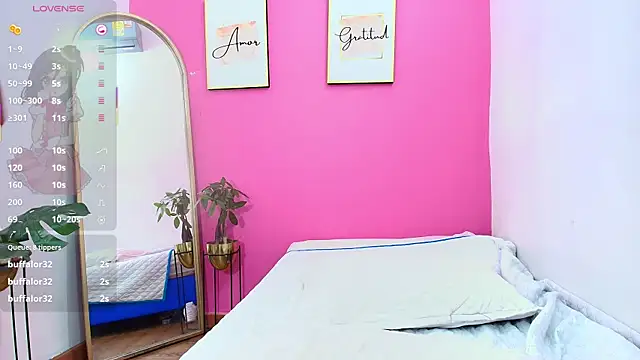 Snapshot of littleebonymommy chatting on February 2025 11:12:01 PM littleebonymommy online show from February 2025 11:12:01 PM