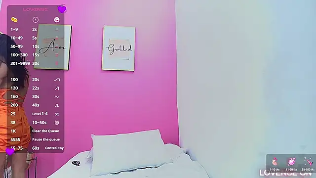 Snapshot of littleebonymommy chatting on March 2025 08:00:02 PM littleebonymommy online show from March 2025 08:00:02 PM