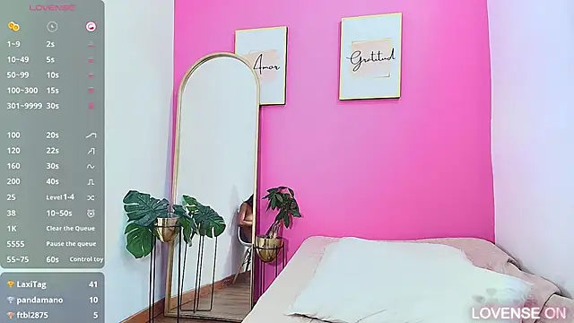 Snapshot of littleebonymommy chatting on March 2025 11:11:02 PM littleebonymommy online show from March 2025 11:11:02 PM