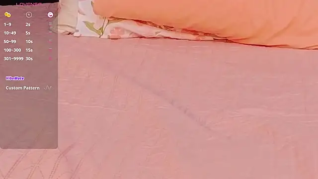 Snapshot of littleebonymommy chatting on September 2025 08:02:02 PM littleebonymommy online show from September 2025 08:02:02 PM