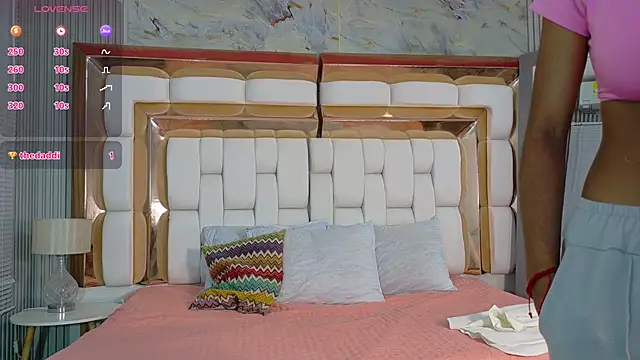 Snapshot of littleebonymommy chatting on October 2025 02:50:02 AM littleebonymommy online show from October 2025 02:50:02 AM