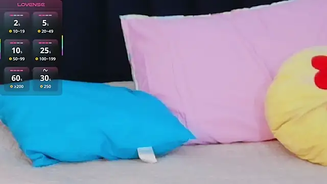 Snapshot of littleebonymommy chatting on November 2025 07:49:02 PM littleebonymommy online show from November 2025 07:49:02 PM