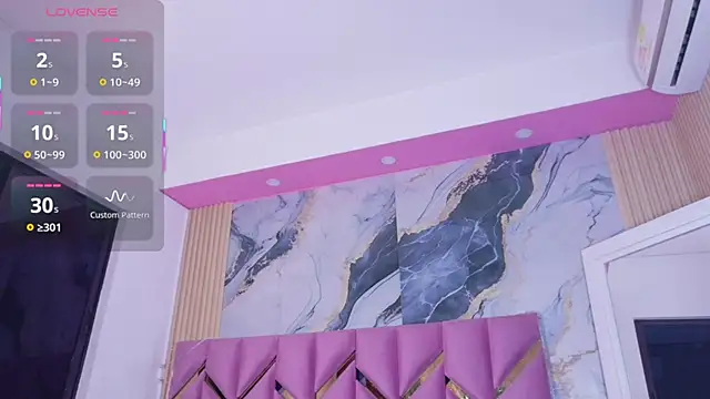 littleebonymommy online show from November 2025 04:18:02 PM