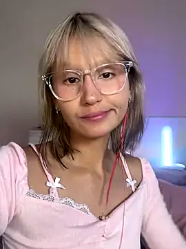 Snapshot of bigbabykiki chatting on September 2025 06:35:01 AM bigbabykiki online show from September 2025 06:35:01 AM