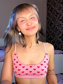 Snapshot of bigbabykiki chatting on December 2025 06:59:01 PM bigbabykiki online show from December 2025 06:59:01 PM