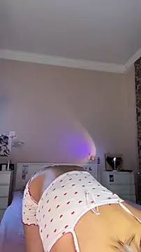 Snapshot of bigbabykiki chatting on December 2025 04:58:01 PM bigbabykiki online show from December 2025 04:58:01 PM