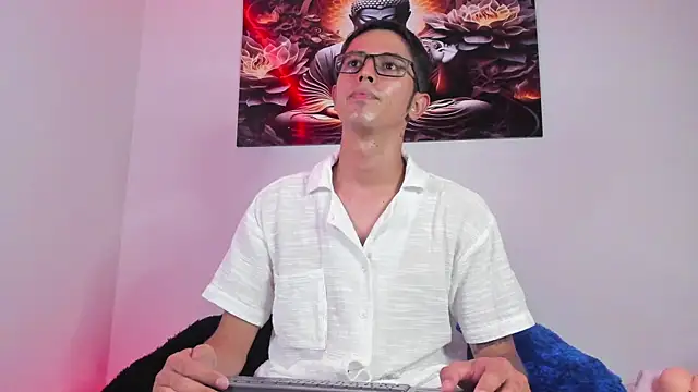 Ethan Sai    online show from February 2025 08:04:02 PM