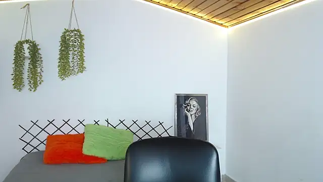 karla charloby online show from September 2025 01:59:02 PM