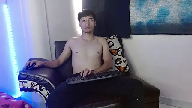 nolanjay  online show from January 2025 03:39:02 PM