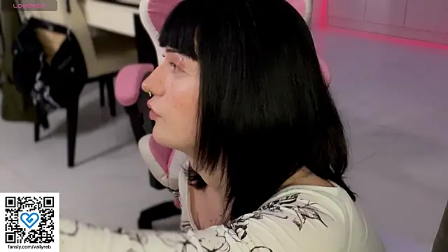 Snapshot of Vailyreb_ chatting on November 2025 04:29:02 PM Vailyreb online show from November 2025 04:29:02 PM