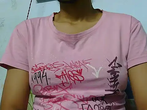 Snapshot of Thimiralagi chatting on February 2026 01:43:02 AM Thimiralagi online show from February 2026 01:43:02 AM