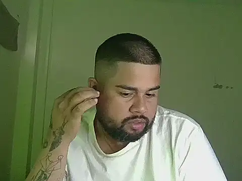 Snapshot of GABRIELGARCIA1313 chatting on August 2026 03:25:01 PM GABRIELGARCIA1313 online show from August 2026 03:25:01 PM
