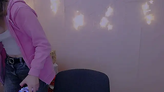 Snapshot of Sweet_Doll_Luna chatting on December 2024 02:17:02 PM Sweet Doll Luna online show from December 2024 02:17:02 PM