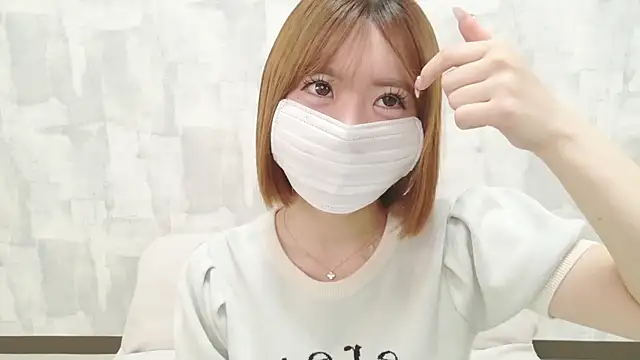 LOVE MOMO LOVE online show from April 2026 12:43:01 PM