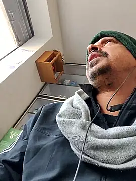 Snapshot of Raj1043 chatting on January 2026 05:53:02 AM Raj1043 online show from January 2026 05:53:02 AM