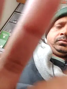 Snapshot of Raj1043 chatting on January 2026 05:44:01 AM Raj1043 online show from January 2026 05:44:01 AM