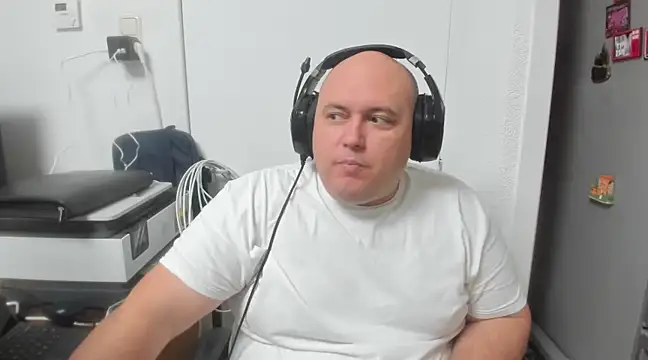 BigromeoXX online show from December 2024 06:05:01 PM