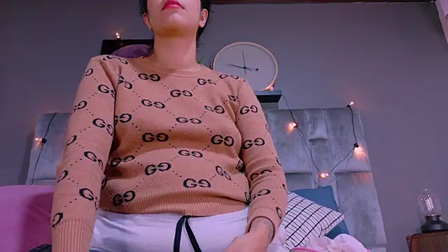 Snapshot of DulceAurora__ chatting on October 2025 02:45:02 AM DulceAurora online show from October 2025 02:45:02 AM