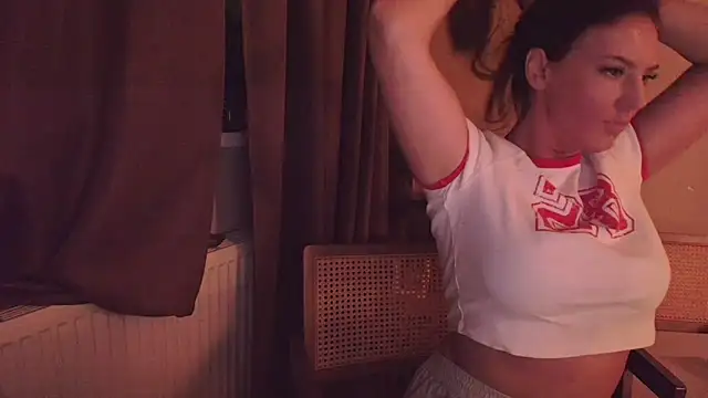 Nina24 online show from October 2025 08:02:02 PM