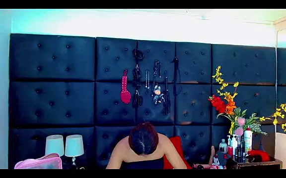 Isalombardi online show from April 2026 02:22:02 AM