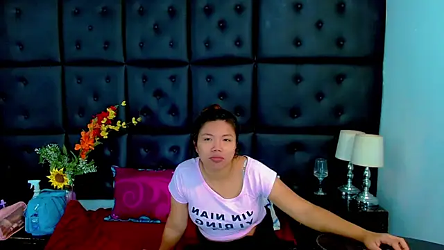Isalombardi online show from May 2026 02:40:01 AM