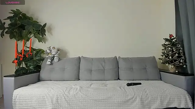 NicoleLuv online show from December 2024 04:14:02 PM