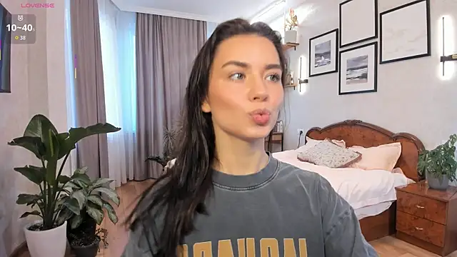 NicoleLuv online show from October 2025 01:14:01 PM