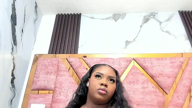 mia alvares online show from May 2026 11:48:02 AM