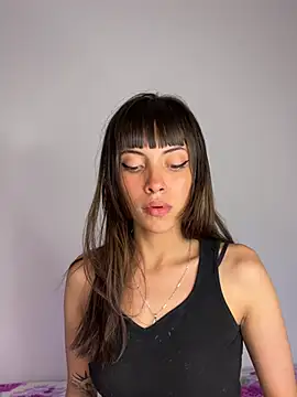 MiaGoth  online show from May 2026 10:39:01 PM