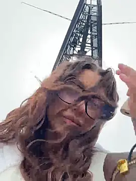 Leila Brooklyn online show from April 2026 07:44:01 AM