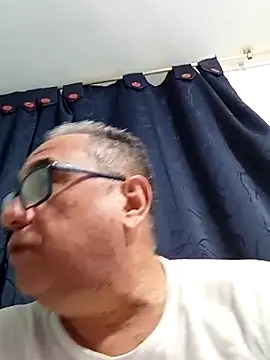 Snapshot of MATTHEW_MRANDA chatting on October 2025 03:26:02 AM MATTHEW MRANDA online show from October 2025 03:26:02 AM