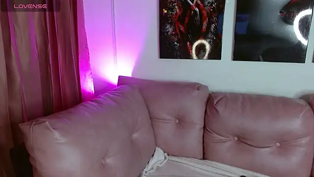 Snapshot of hinataleecs chatting on December 2025 10:50:02 PM hinataleecs online show from December 2025 10:50:02 PM