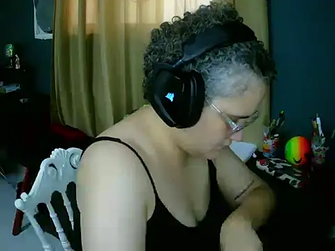 Snapshot of lolalicious_7583 chatting on February 2026 02:43:02 PM lolalicious 7583 online show from February 2026 02:43:02 PM