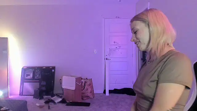 mollygordan online show from October 2025 11:50:02 AM