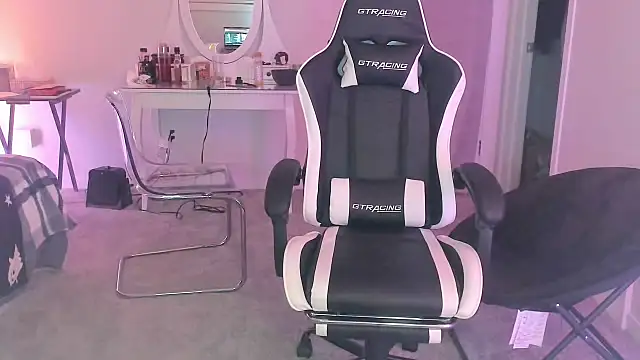 mollygordan online show from October 2025 03:17:02 AM