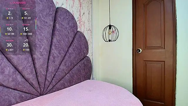 Snapshot of _alaia_collway_ chatting on April 2026 12:11:02 PM alaia collway online show from April 2026 12:11:02 PM