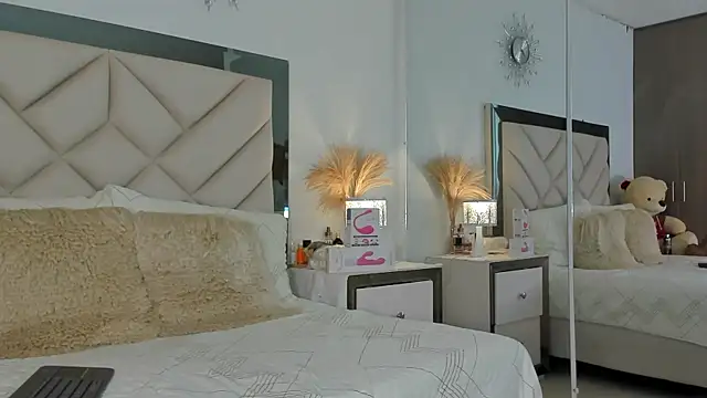 Snapshot of alexa_tobar chatting on September 2025 04:43:02 PM alexa tobar online show from September 2025 04:43:02 PM