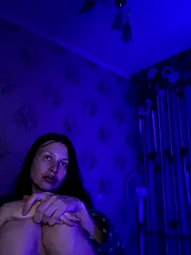 Snapshot of Starry_Siren chatting on December 2024 08:11:01 PM Starry Siren online show from December 2024 08:11:01 PM