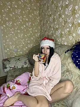 Snapshot of Starry_Siren chatting on January 2025 05:07:02 PM Starry Siren online show from January 2025 05:07:02 PM