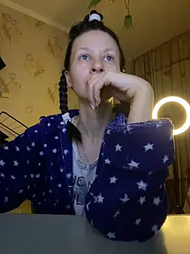 Snapshot of Starry_Siren chatting on February 2025 09:14:01 PM Starry Siren online show from February 2025 09:14:01 PM