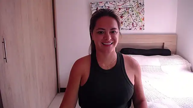 ParisW online show from February 2025 04:14:02 PM