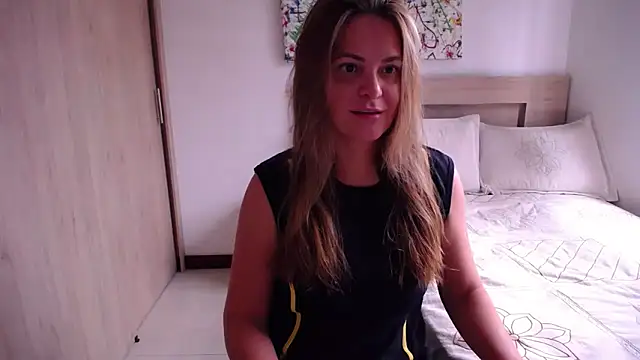 ParisW online show from March 2025 04:29:02 PM