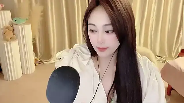 Daisy-77 online show from February 2025 05:26:02 PM