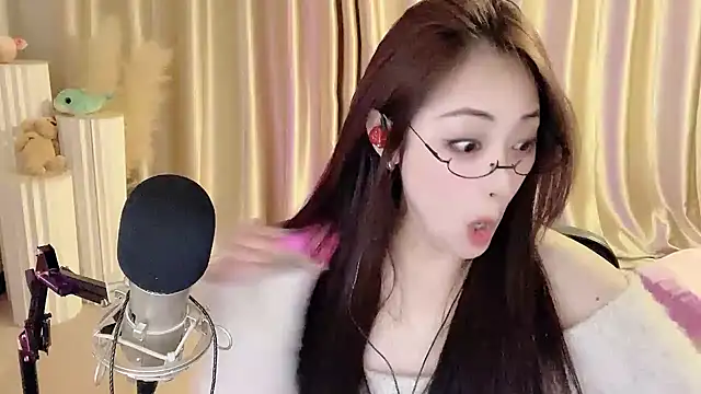 Daisy-77 online show from February 2025 10:20:01 PM