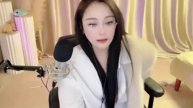 Daisy-77 online show from March 2025 08:59:01 PM