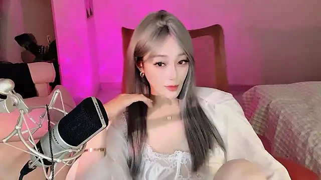 Daisy-77 online show from October 2025 01:44:01 PM