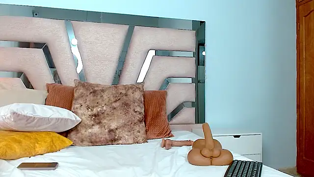 Snapshot of cintia_hills chatting on January 2025 10:20:01 AM cintia hills online show from January 2025 10:20:01 AM