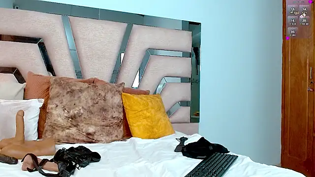 Snapshot of cintia_hills chatting on January 2025 07:25:02 AM cintia hills online show from January 2025 07:25:02 AM