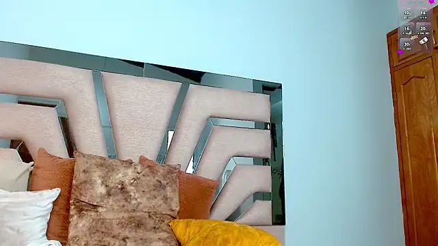 Snapshot of cintia_hills chatting on January 2025 10:27:01 AM cintia hills online show from January 2025 10:27:01 AM