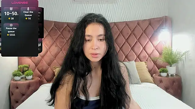 Mile Madeline online show from October 2025 07:04:02 AM